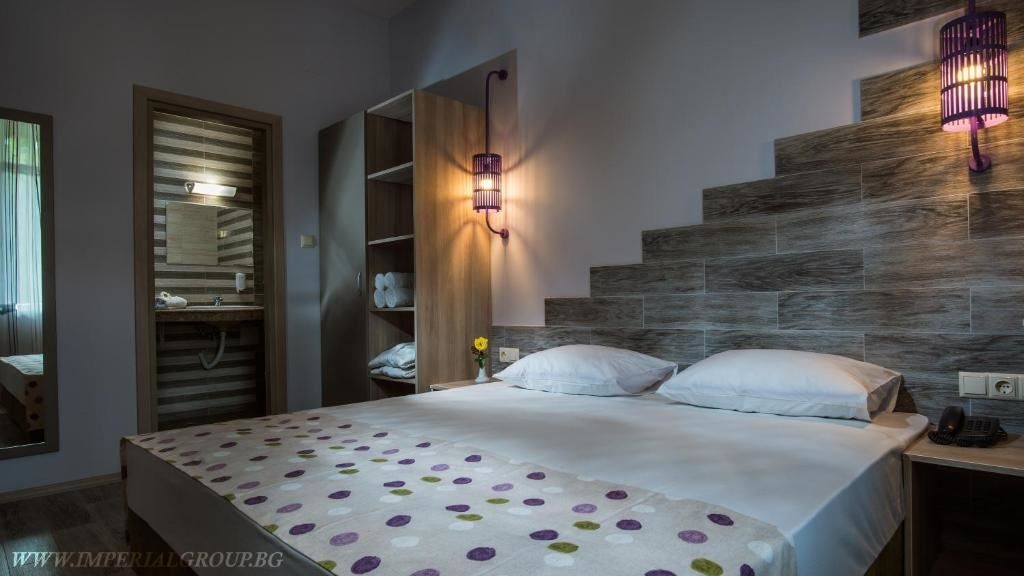 rooms-2-bedroom-standard-apartment-balcony-or-terrace