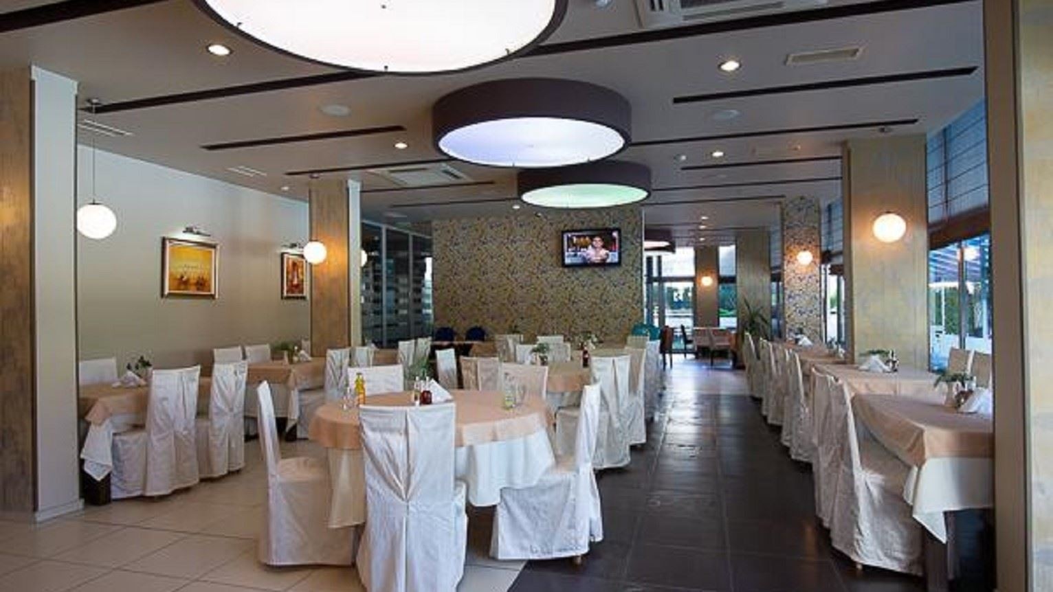 restaurants-main-restaurant