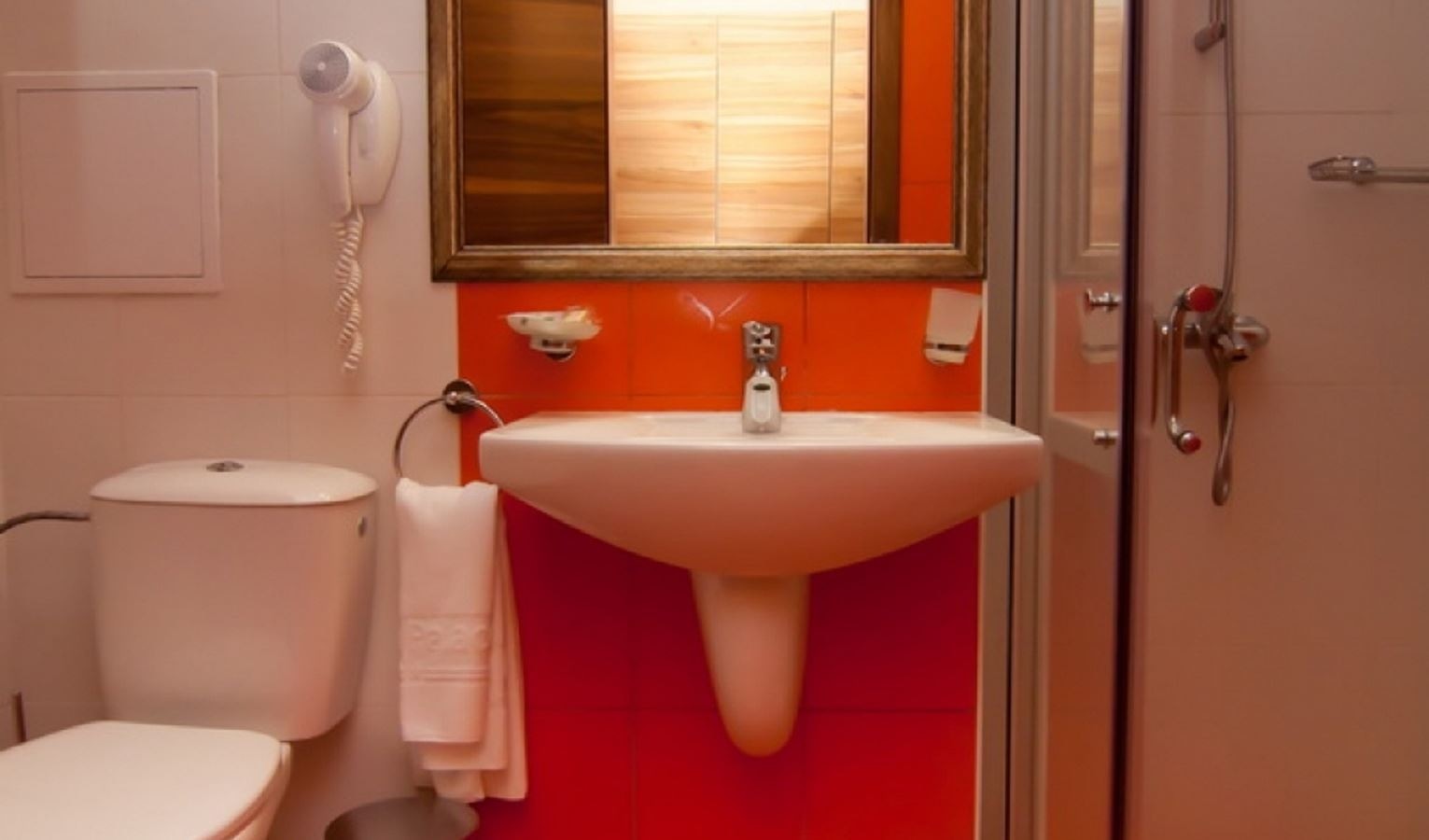 rooms-singleuse-standard-room-balcony