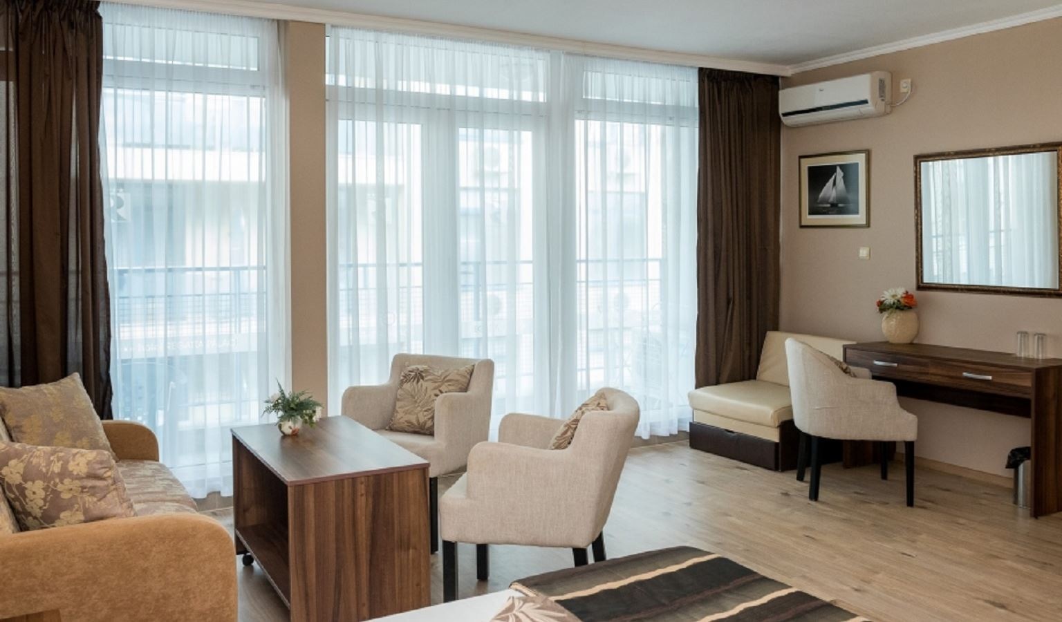 rooms-standard-studio-balcony