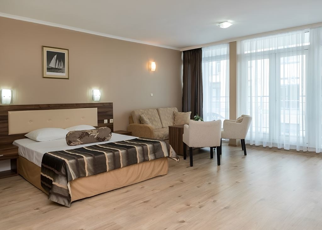 rooms-standard-studio-balcony