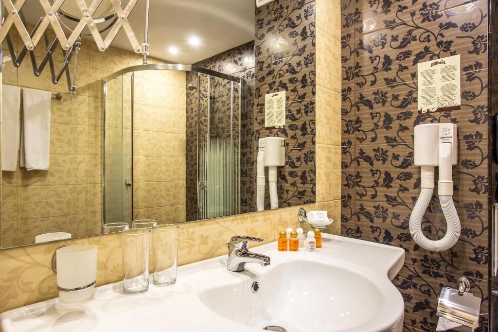 rooms-twin-standard-room-balcony