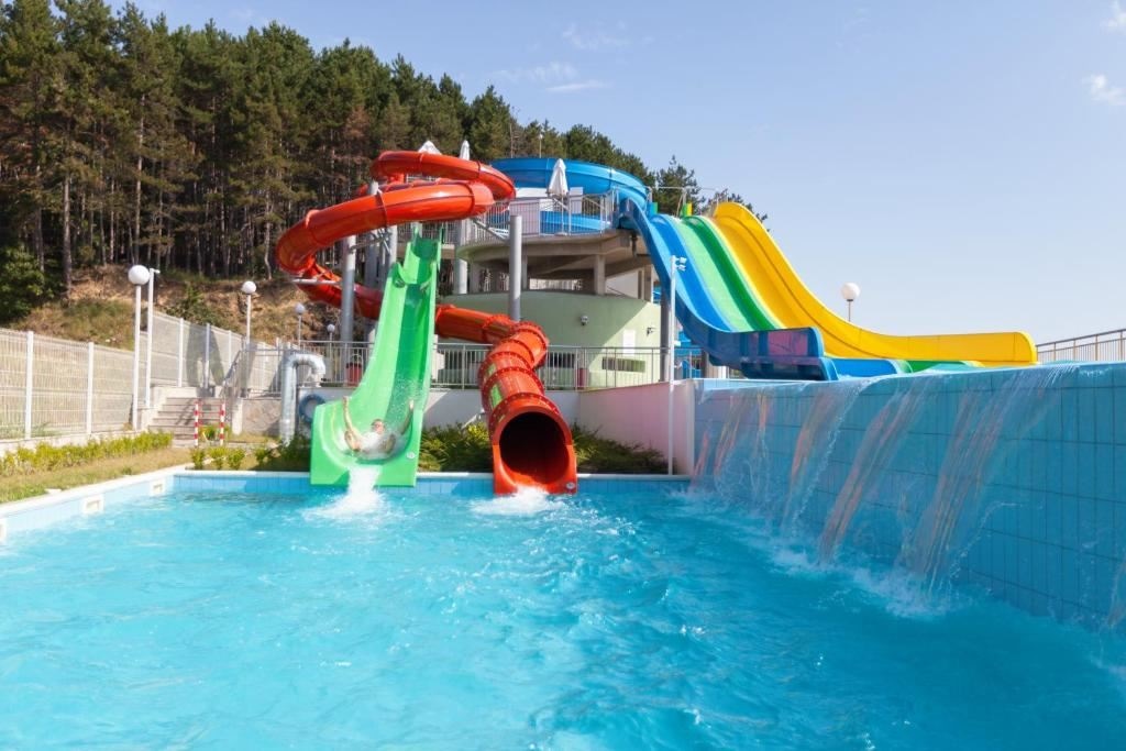 water-park-water-park