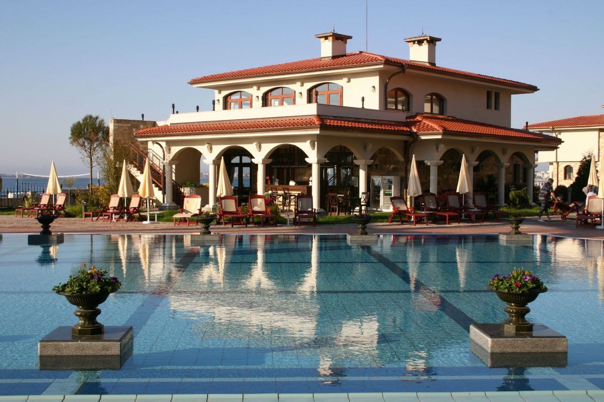 restaurants-dolphin-restaurant