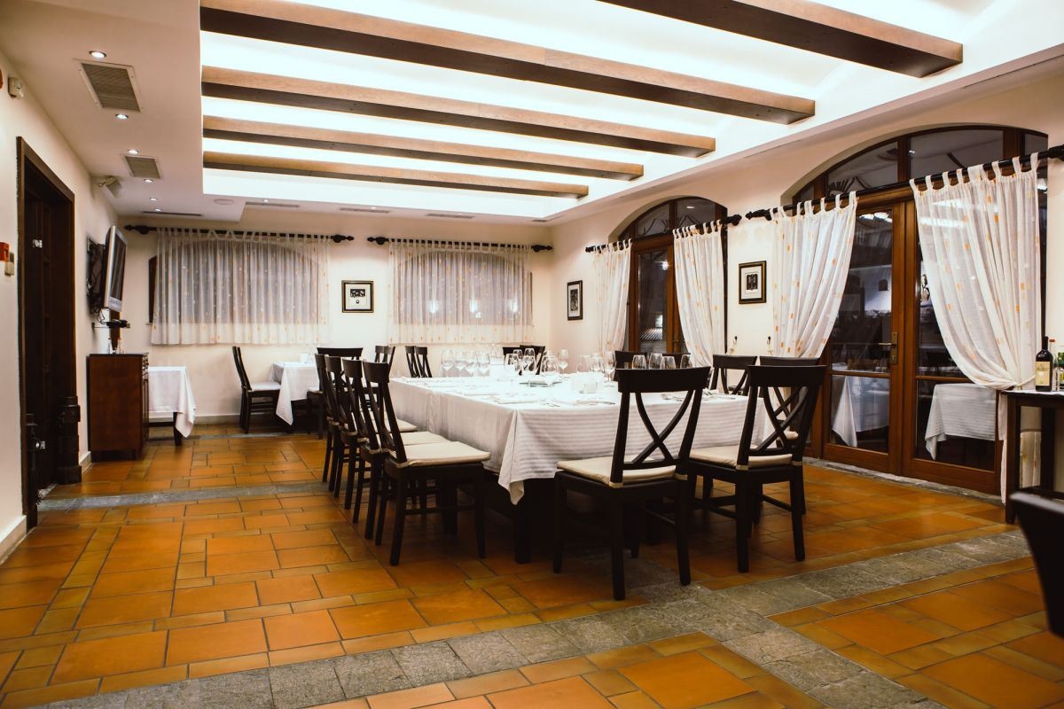 restaurants-dolphin-restaurant