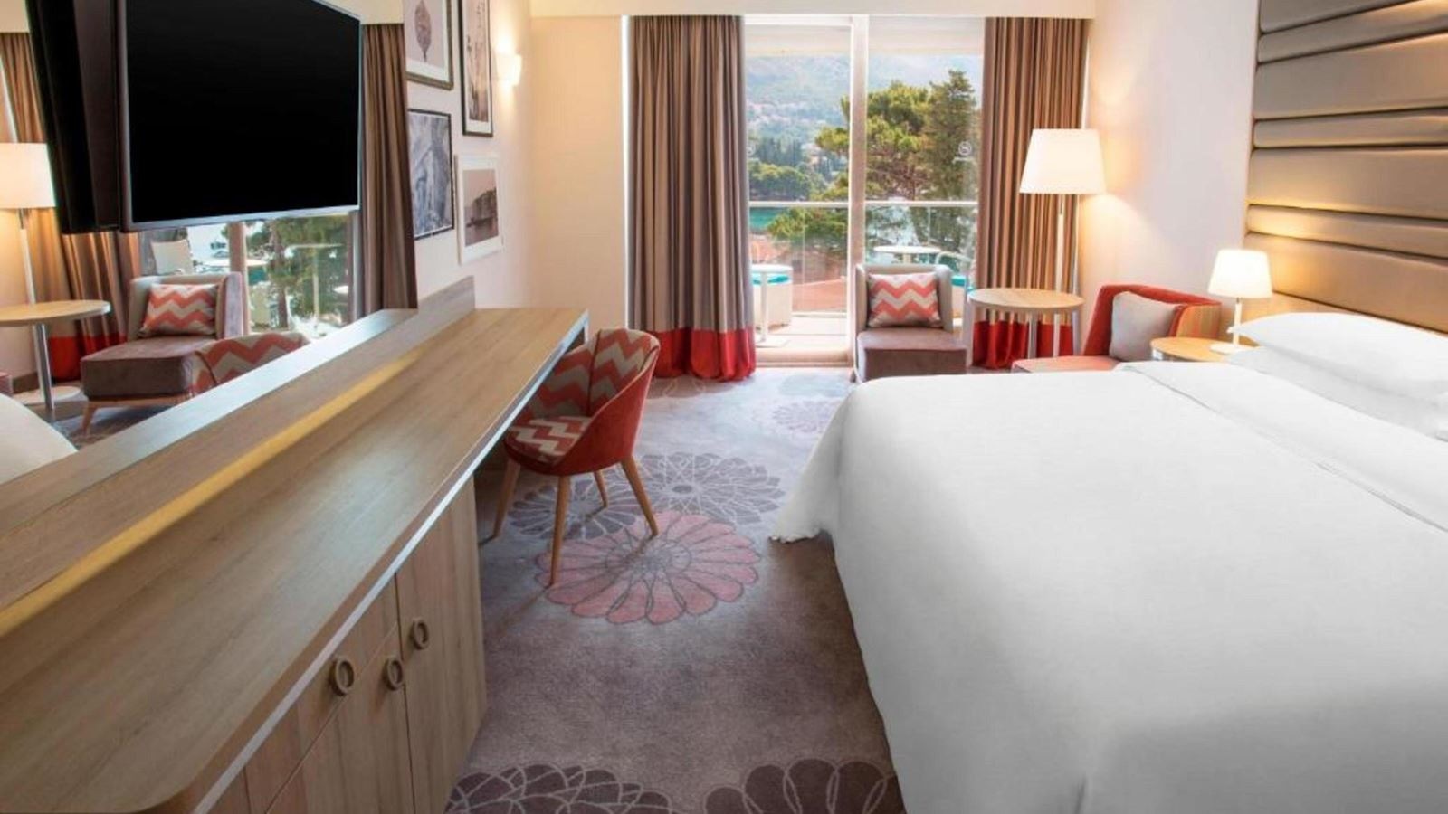 rooms-superior-room-partial-sea-view-balcony