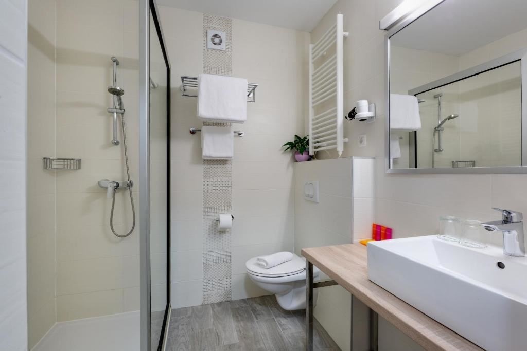 rooms-double-premium-room-seaside-balcony