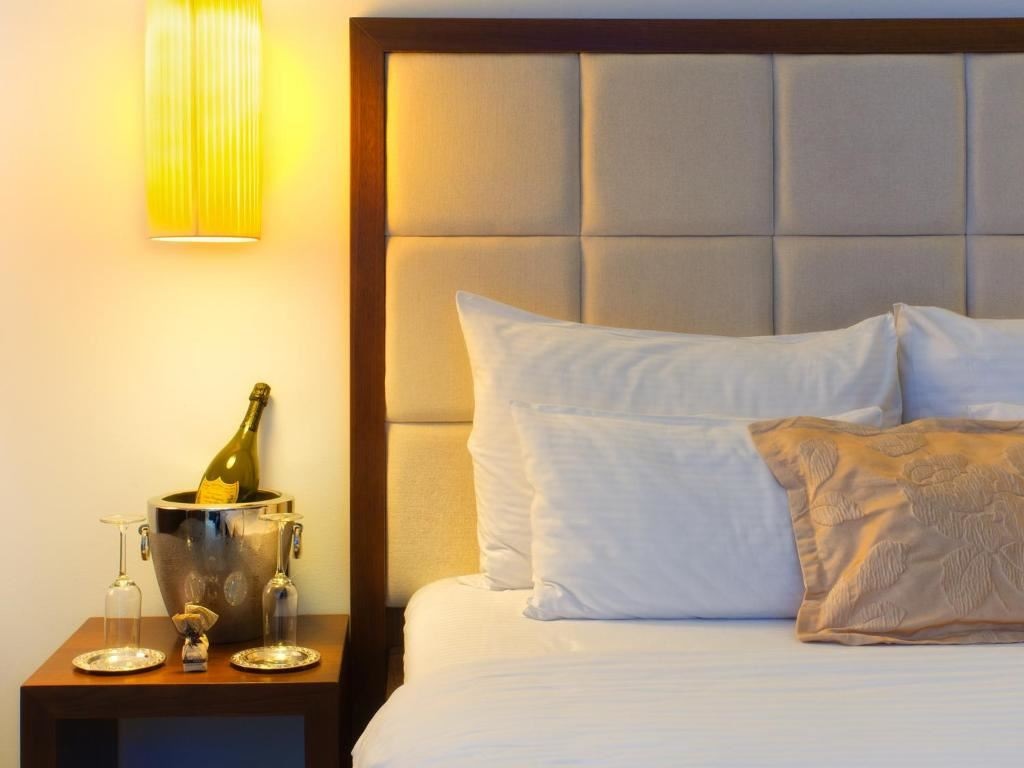 rooms-deluxe-room-cityview