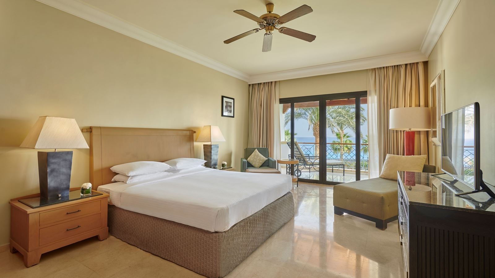 rooms-beach-front-room