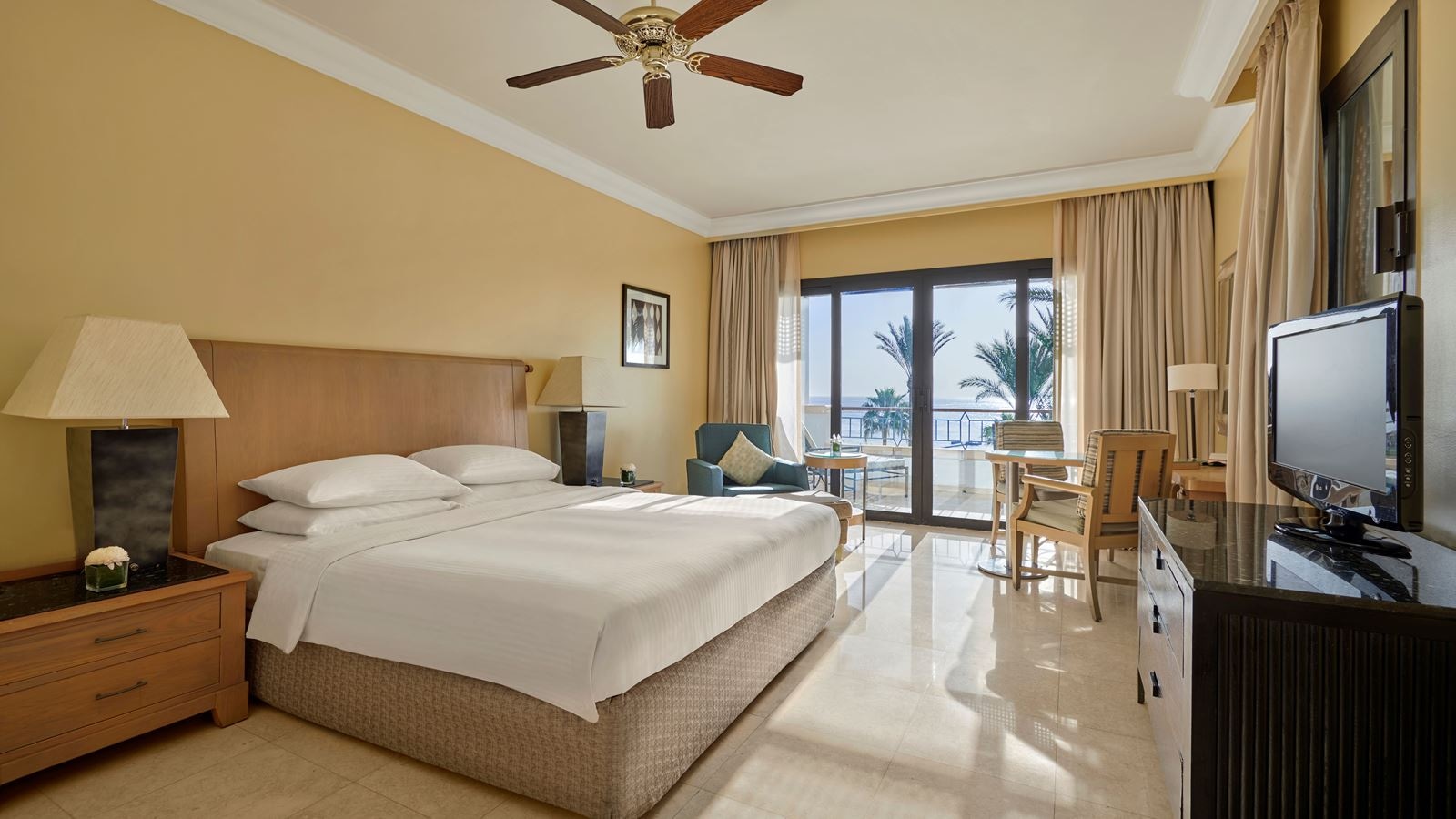 rooms-club-regency-room