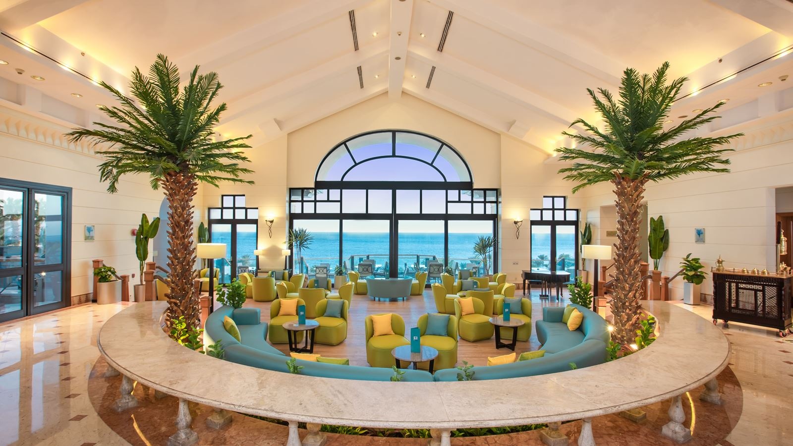 bars-the-azure-lounge