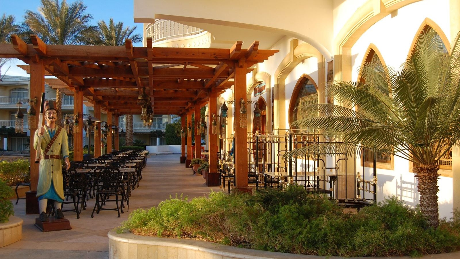 restaurants-lebanese-a-la-carte-restaurant