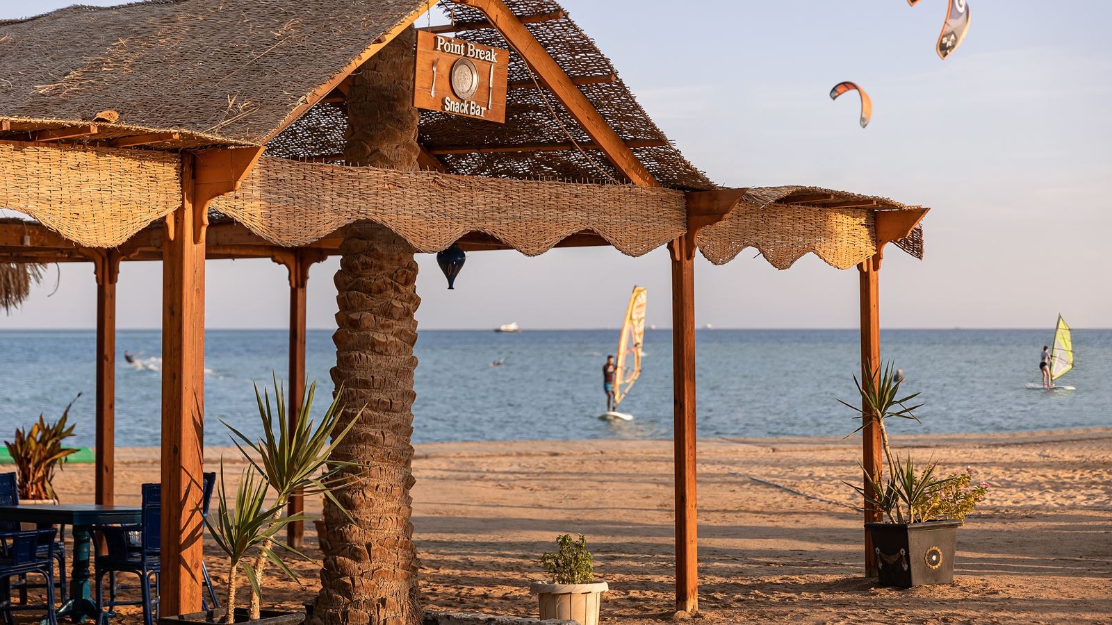 bars-point-break-beach-bar