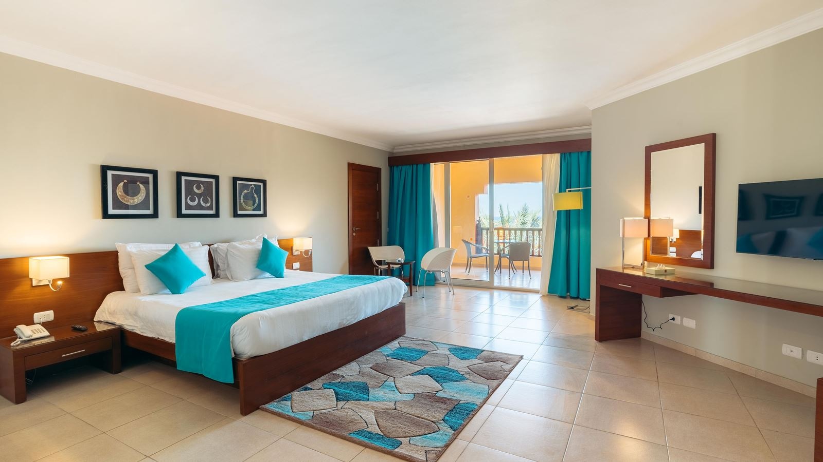 rooms-family-2-bedrooms-pool-view