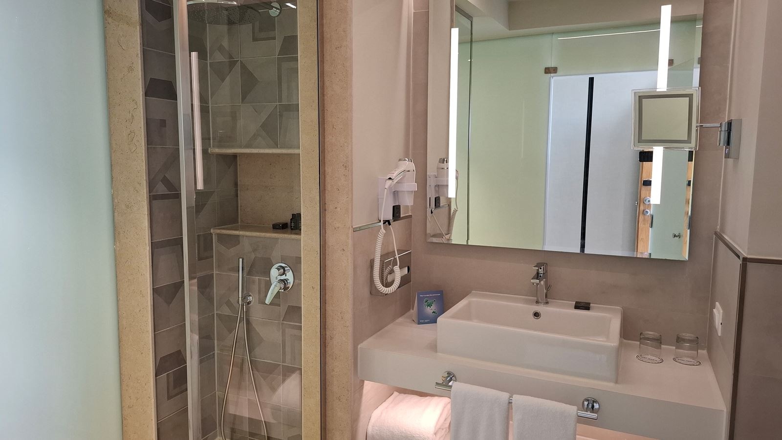 rooms-deluxe-family-rooms-dbl-tpl--quadruple