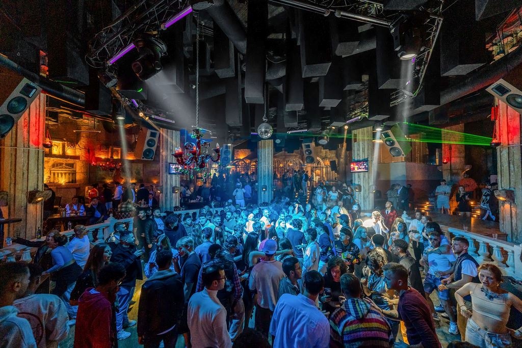 restaurants-hot-rock-caligula