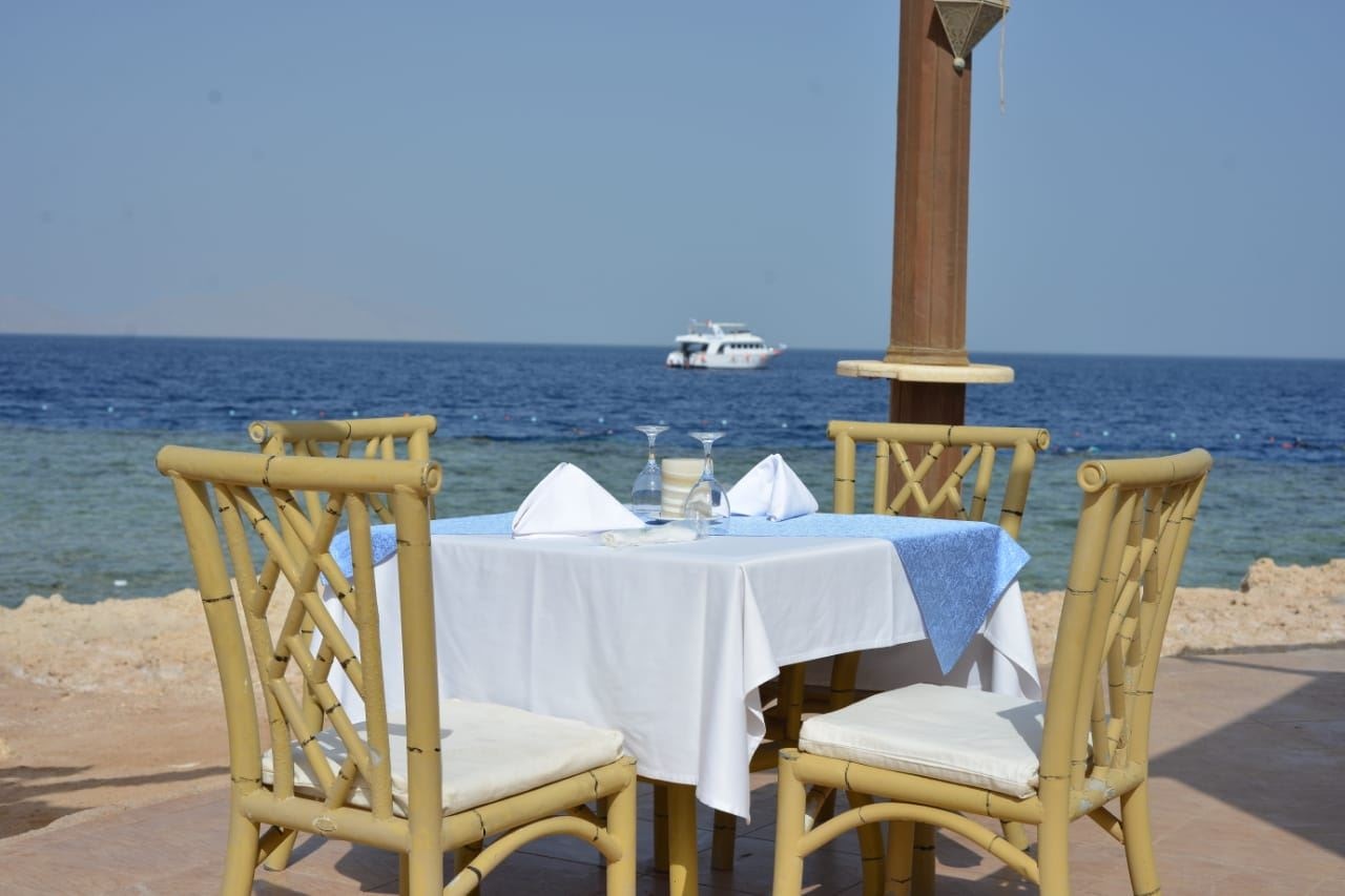 restaurants-hugos-beach-restaurant