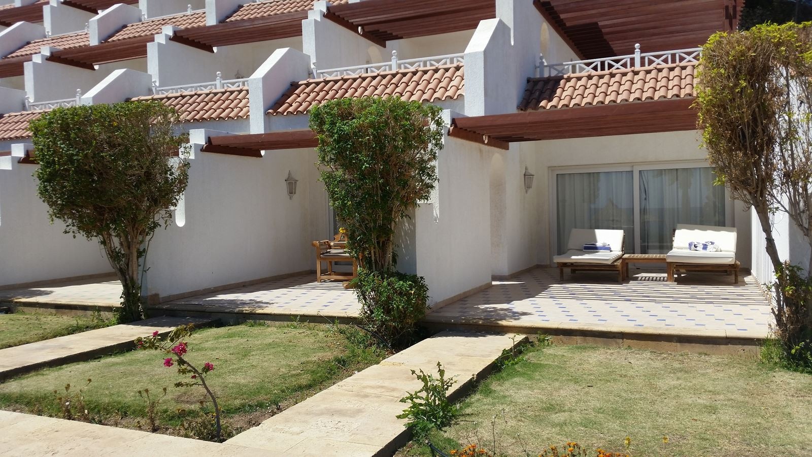 rooms-standard-room-main-building-sea-view