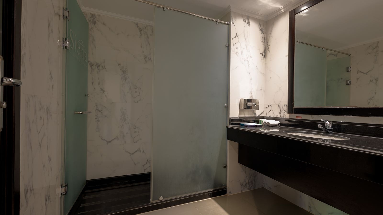 rooms-suite-garden-view