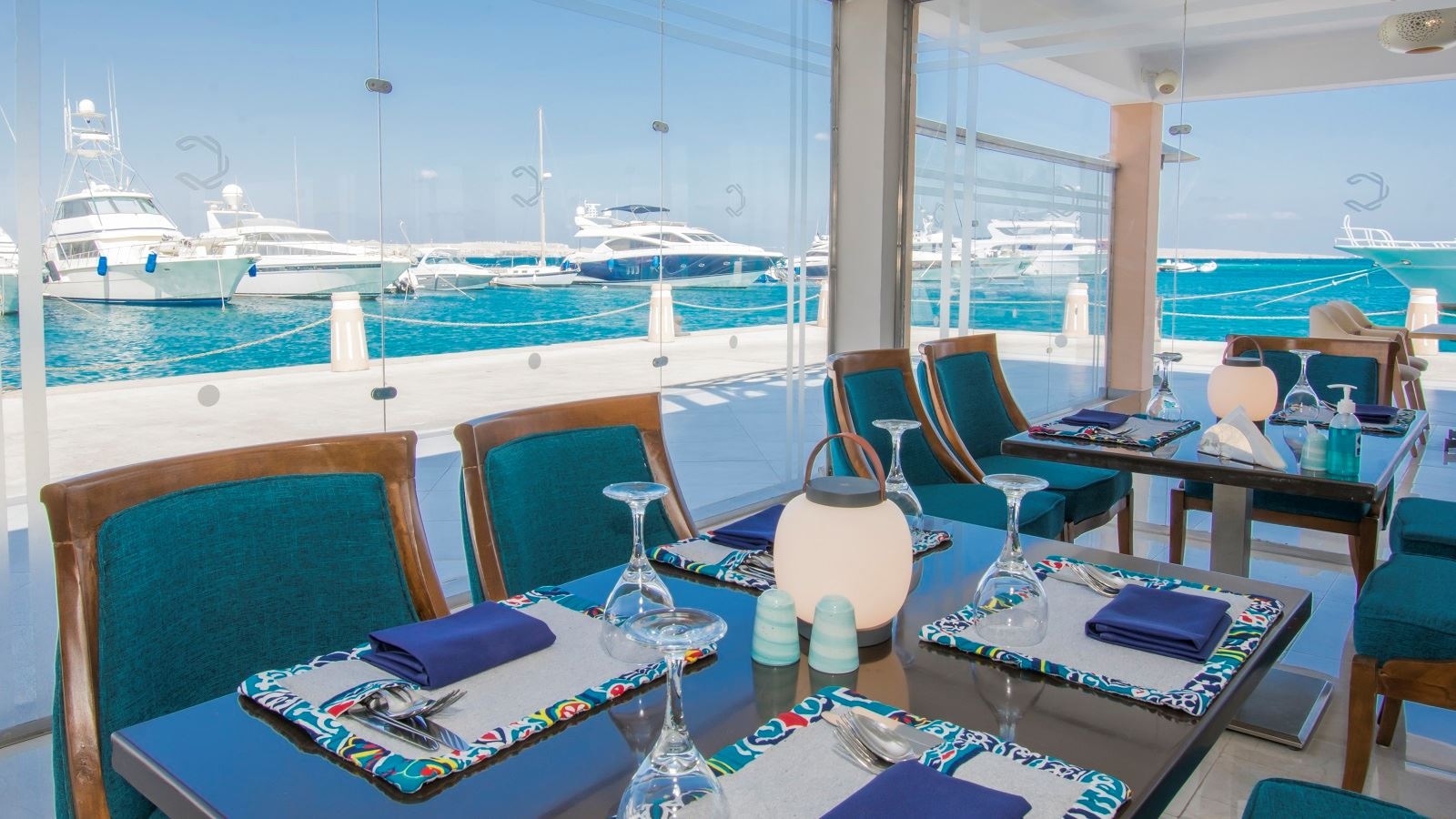 restaurants-marina-seafood-restaurant-against-charge