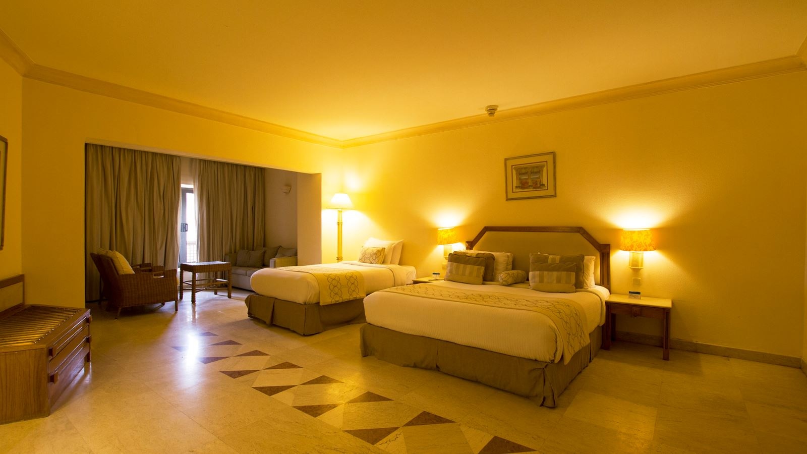 rooms-family-partial-sea-view