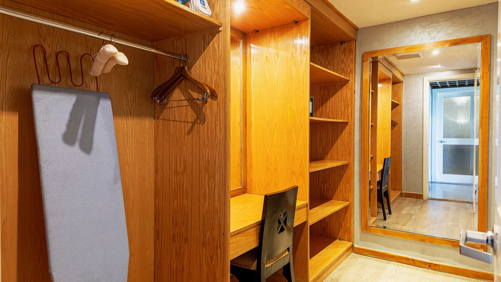 rooms-honeymoon--suite