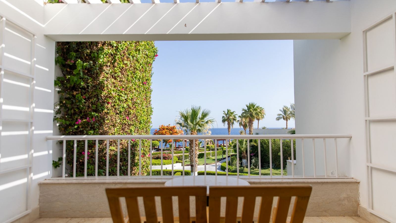 rooms-presidential-suite-02-bed-rooms