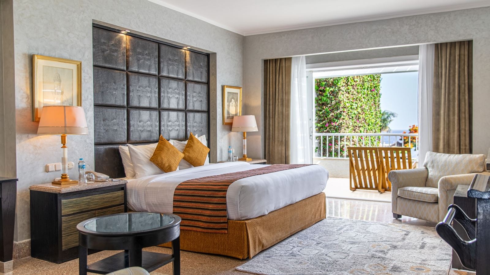 rooms-presidential-suite-02-bed-rooms