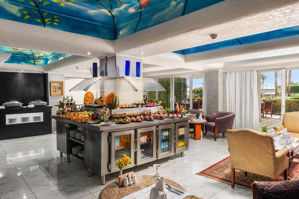 restaurants-royal-lounge