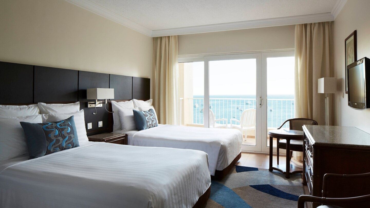 rooms-deluxe-room-sea-view