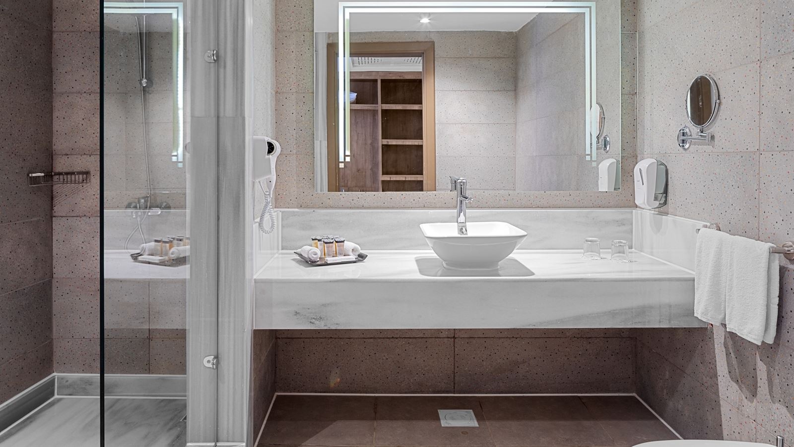 rooms-superior-room-sea-view