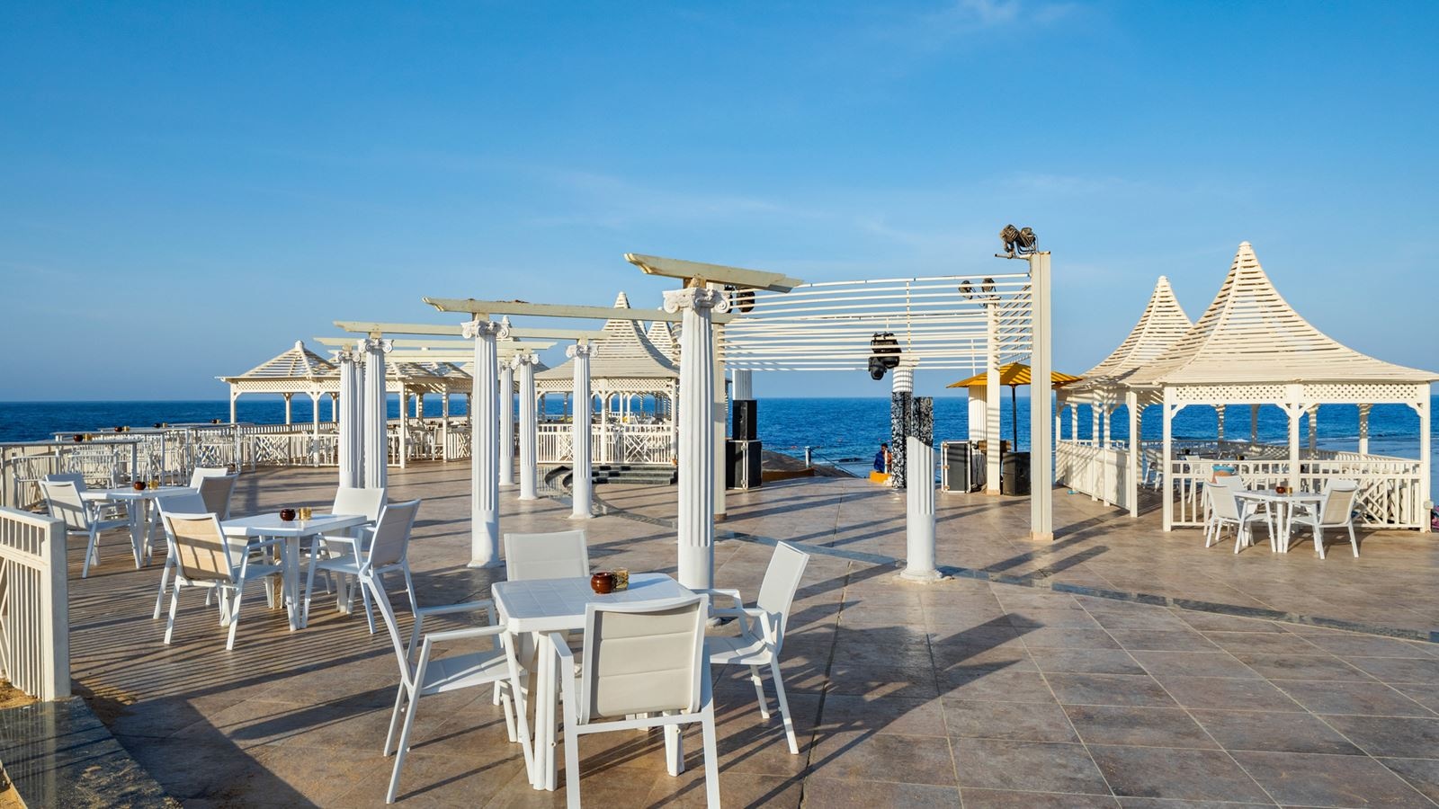 bars-white-bar-jetty