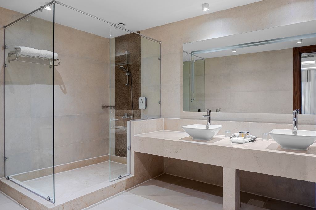 rooms-royal-suite-sea-view