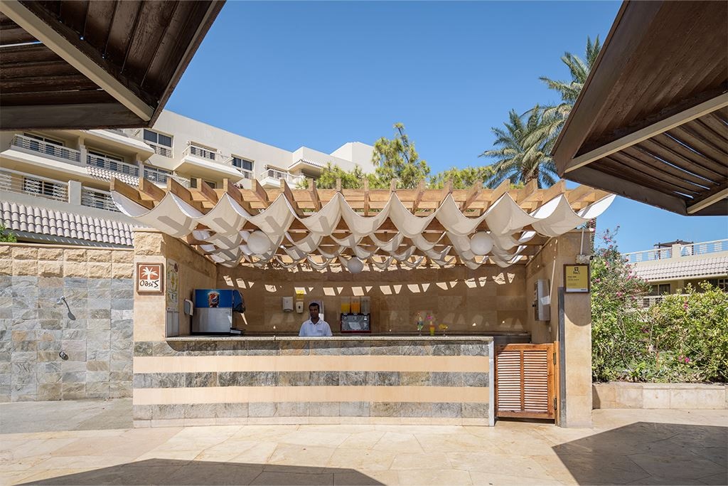 bars-oasis-pool-bar