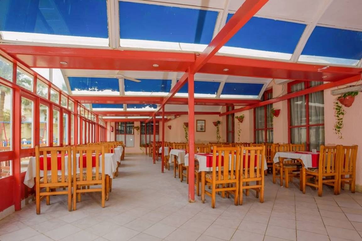 restaurants-sunny-terrace