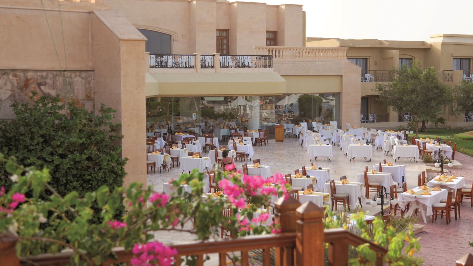 restaurants-panorama-main-restaurant