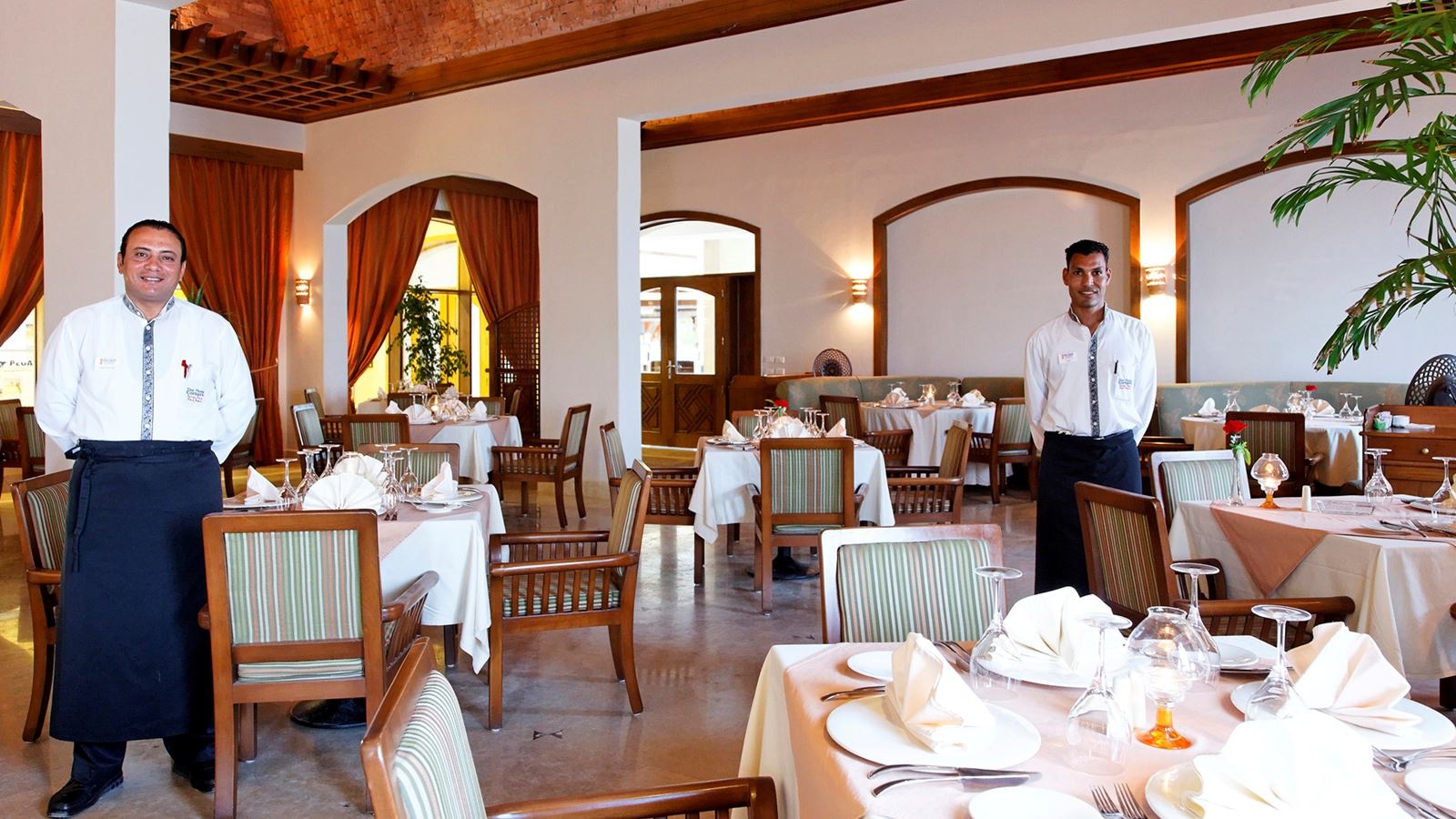 restaurants-dolci-vita-restaurant