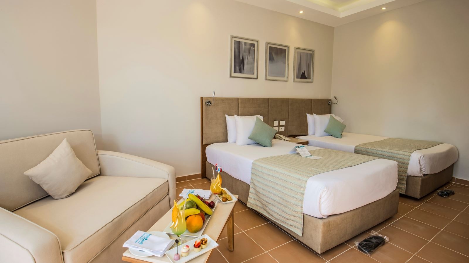 rooms-standard-room-garden-or-pool-view