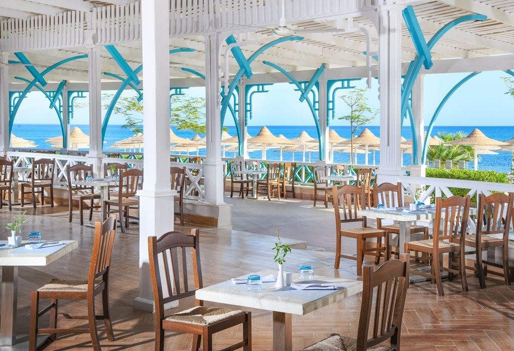 restaurants-remal-beach-retaurant