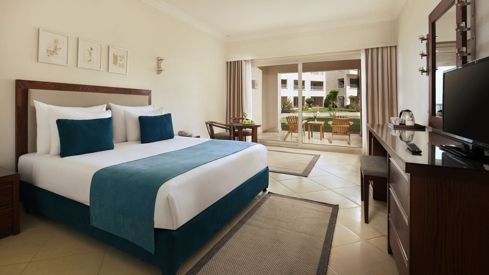 rooms-deluxe-family-connected-garden-view