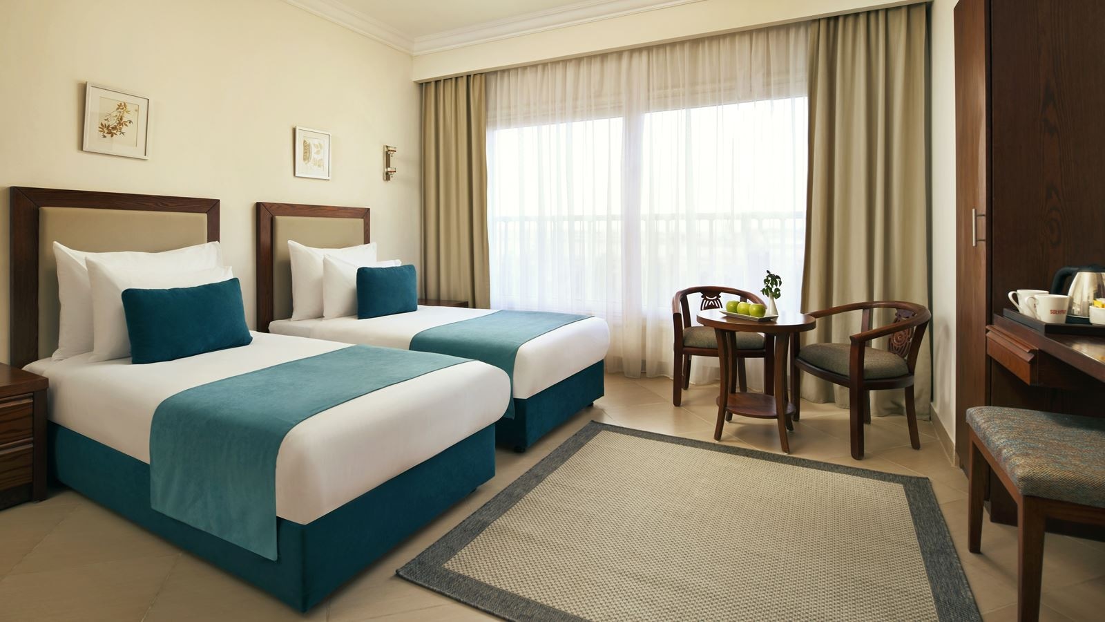 rooms-deluxe-family-connected-sea-side-view