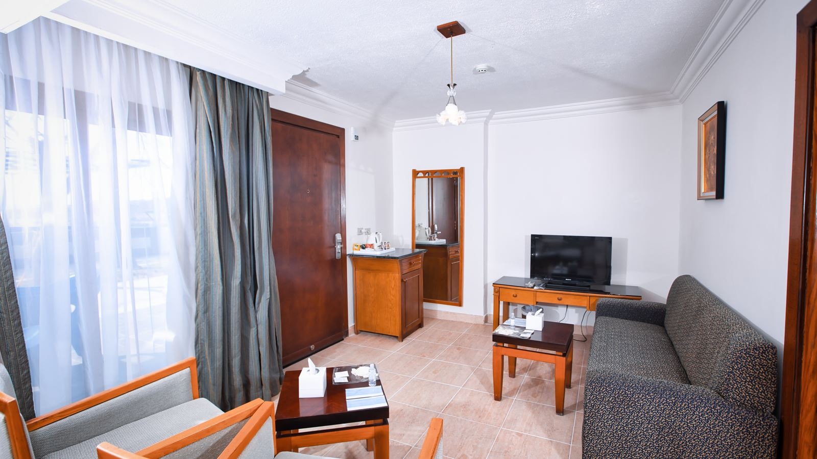 rooms-room-family-gardenpoolsea-view
