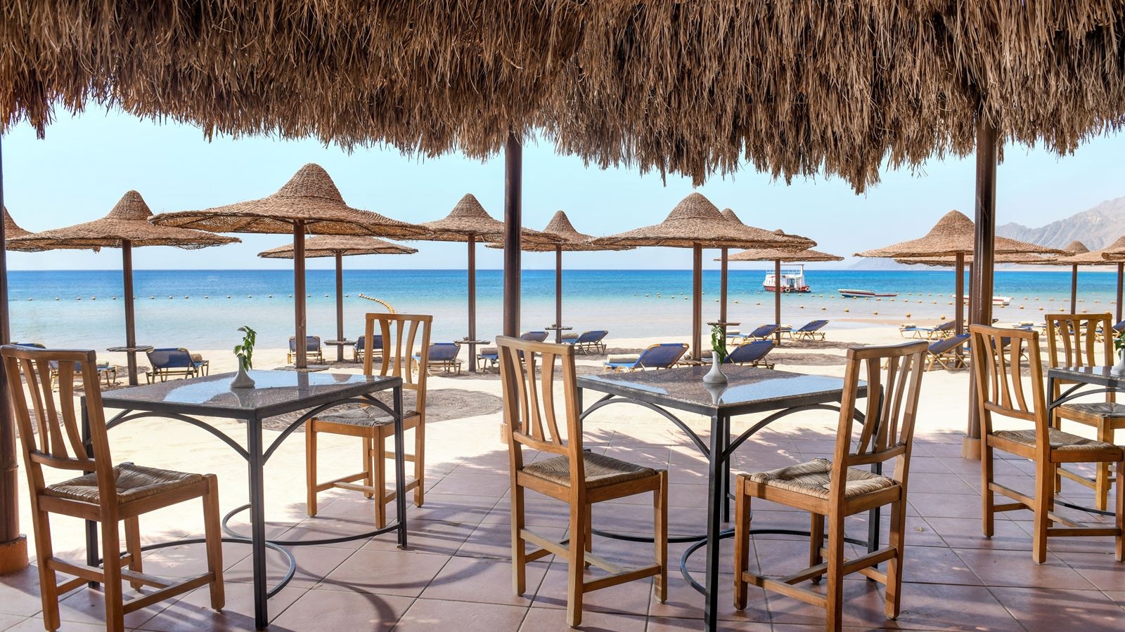 restaurants-sea-breeze-bar