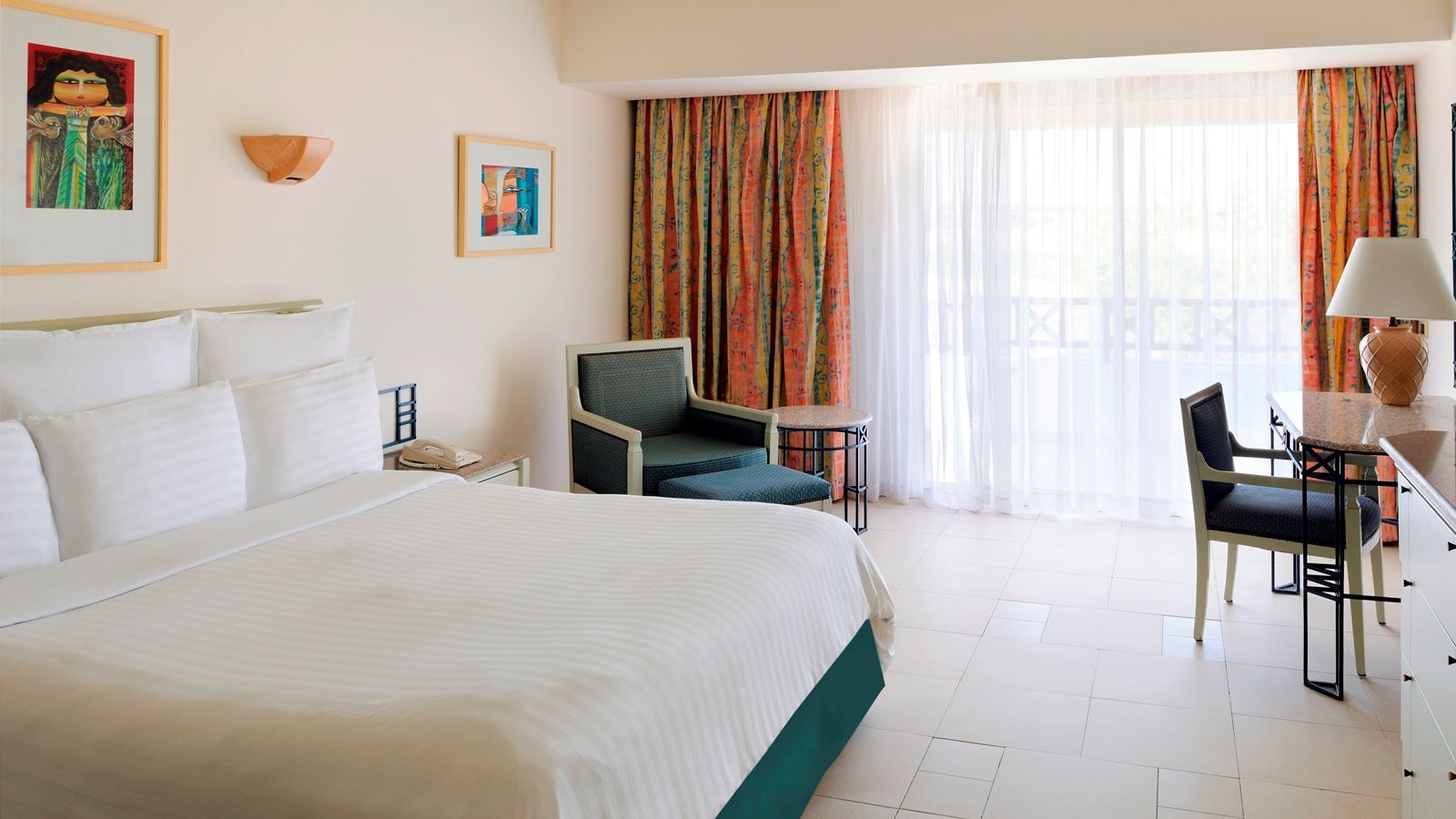 rooms-standard-room-with-1-king-size-bed--garden-viewmountain-side