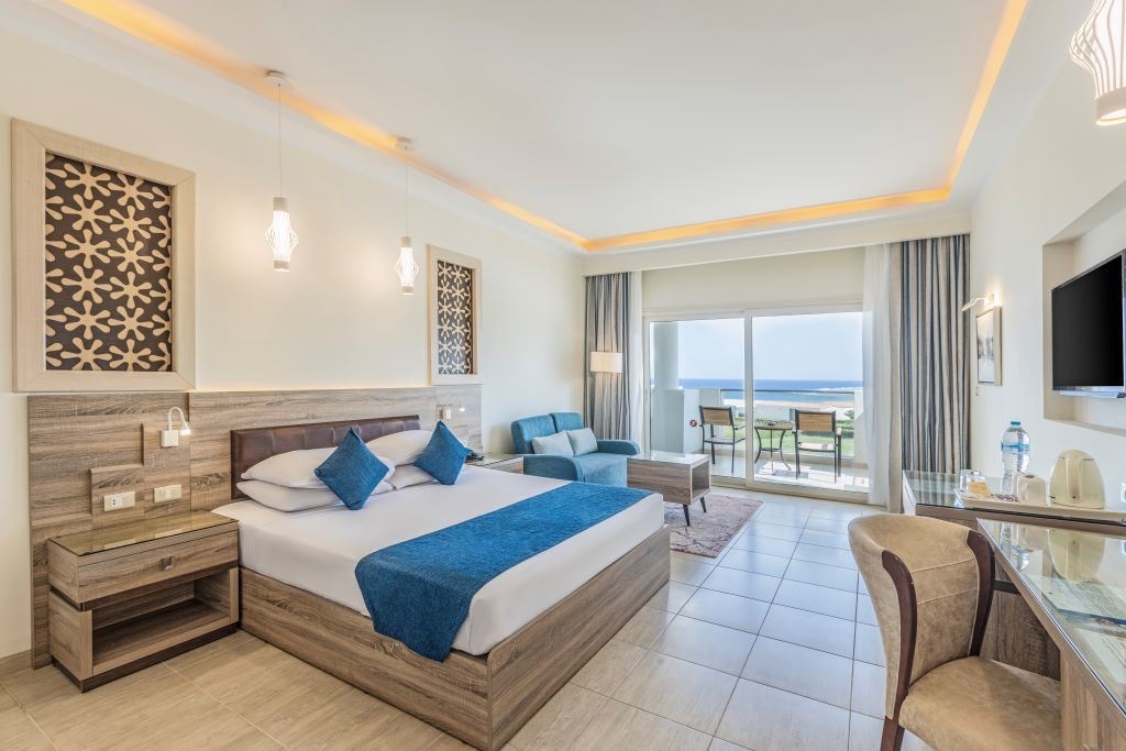 rooms-deluxe-room-sea-view