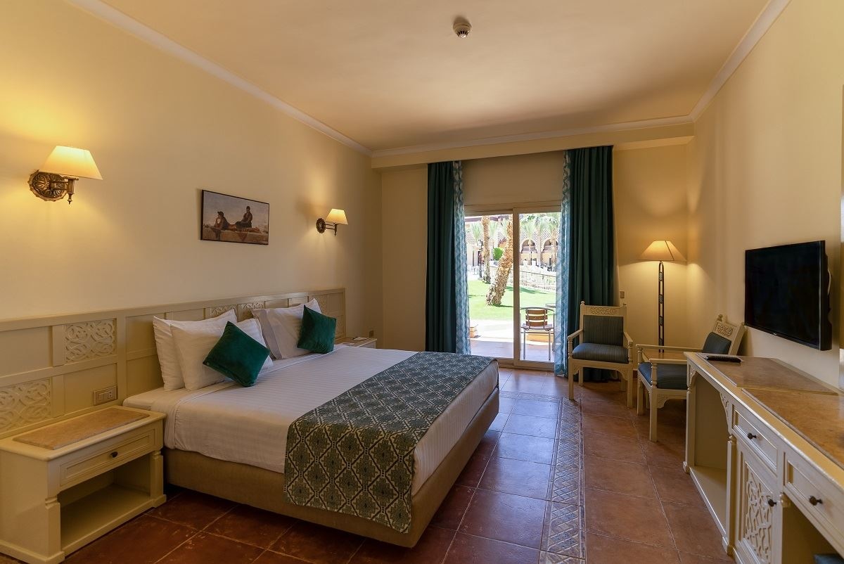 rooms-family-suite-garden-view