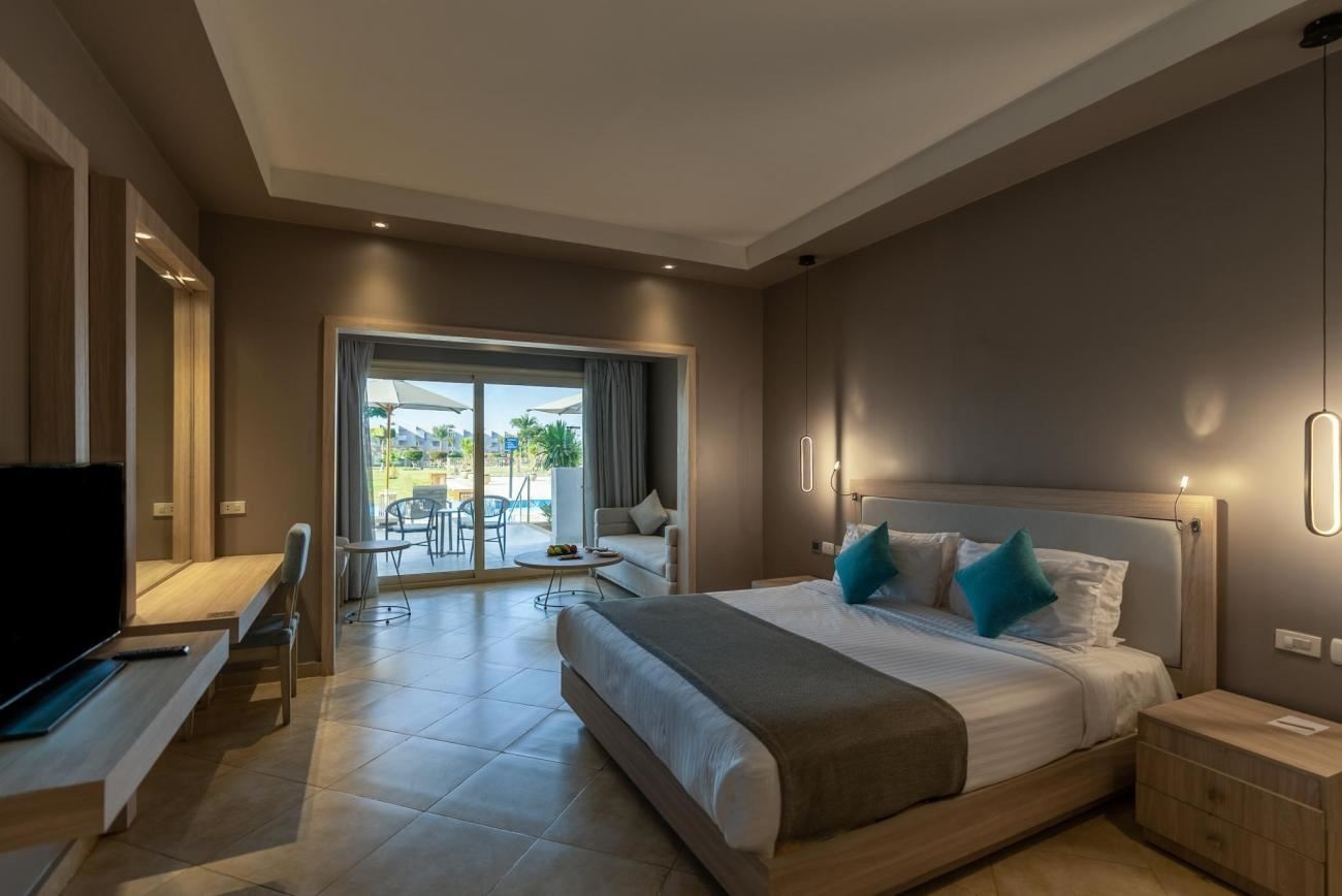 rooms-deluxe-swim-up