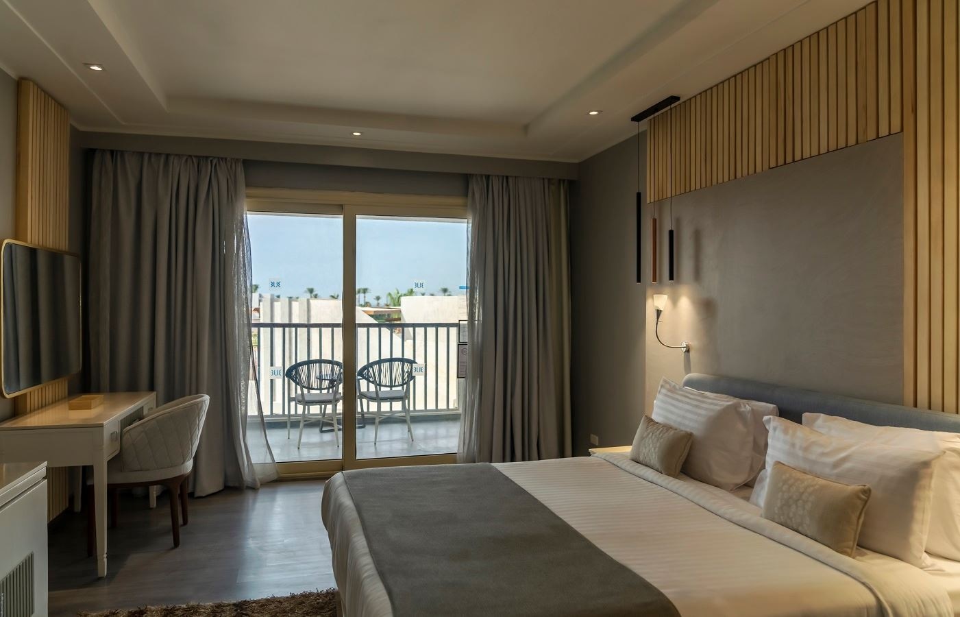 rooms-posh-club-executive-jacuzzi-suite-sv