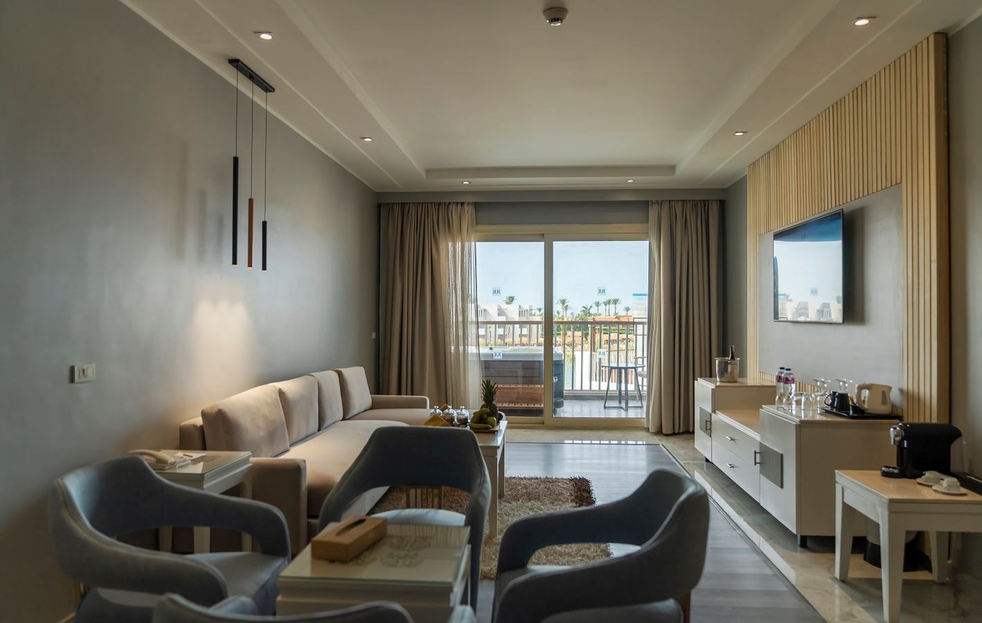 rooms-posh-club-executive-jacuzzi-suite-sv