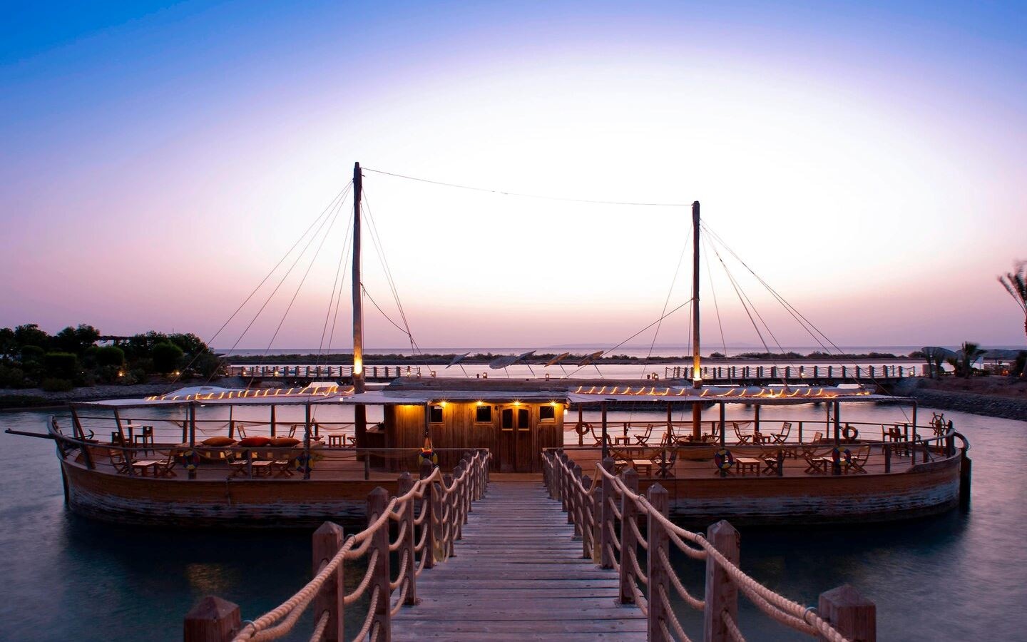 bars-el-gouna-wine-boat